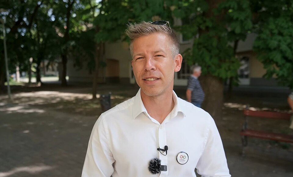 Péter Magyar Claims Victory in Hungary, Vows to Hold Orbán's Allies Accountable