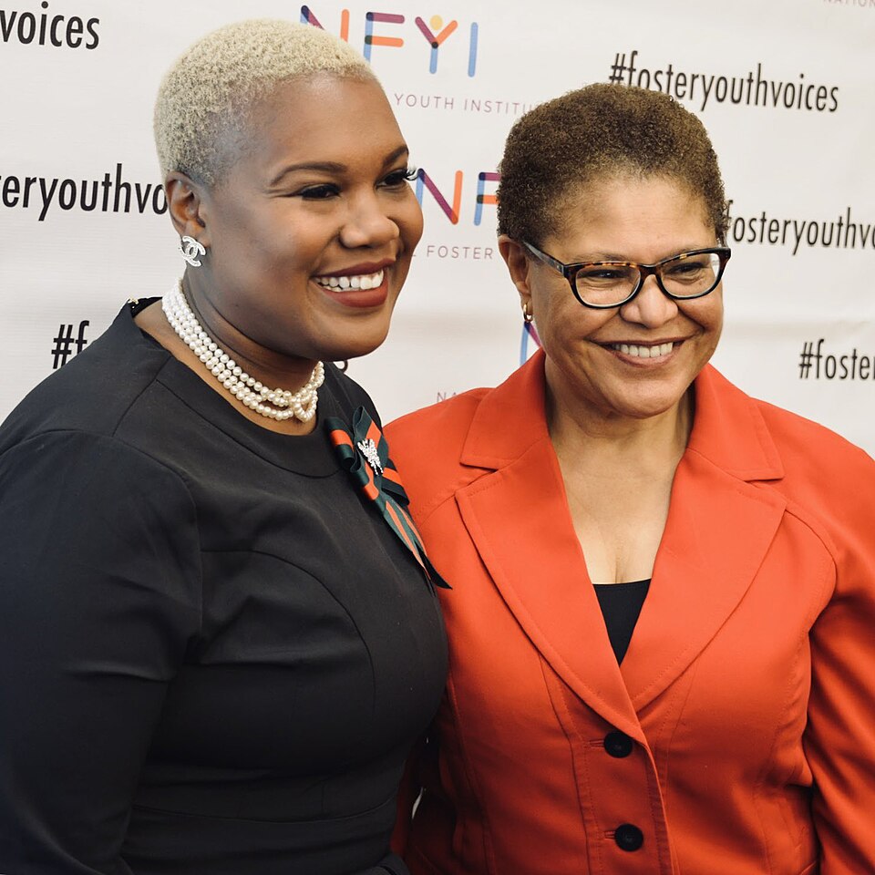 Erica is the only elected official in the country who is a foster youth alumni. Last year, I invited her to DC to speak to the more than 100 foster youth shadowing their Member of Congress.
Her message to them: YOU BELONG. 
My message to her today: YOU BELONG.

IStandWithErica