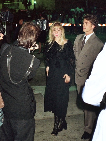 Christina Applegate at the Emmy Awards (cropped)1380