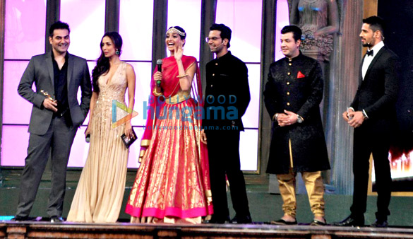 Arbaaz Khan, Malaika Arora Khan, Sonam Kapoor, Rajkummar Rao, Varun Sharma, Sidharth Malhotra at 21st Annual Screen Awards