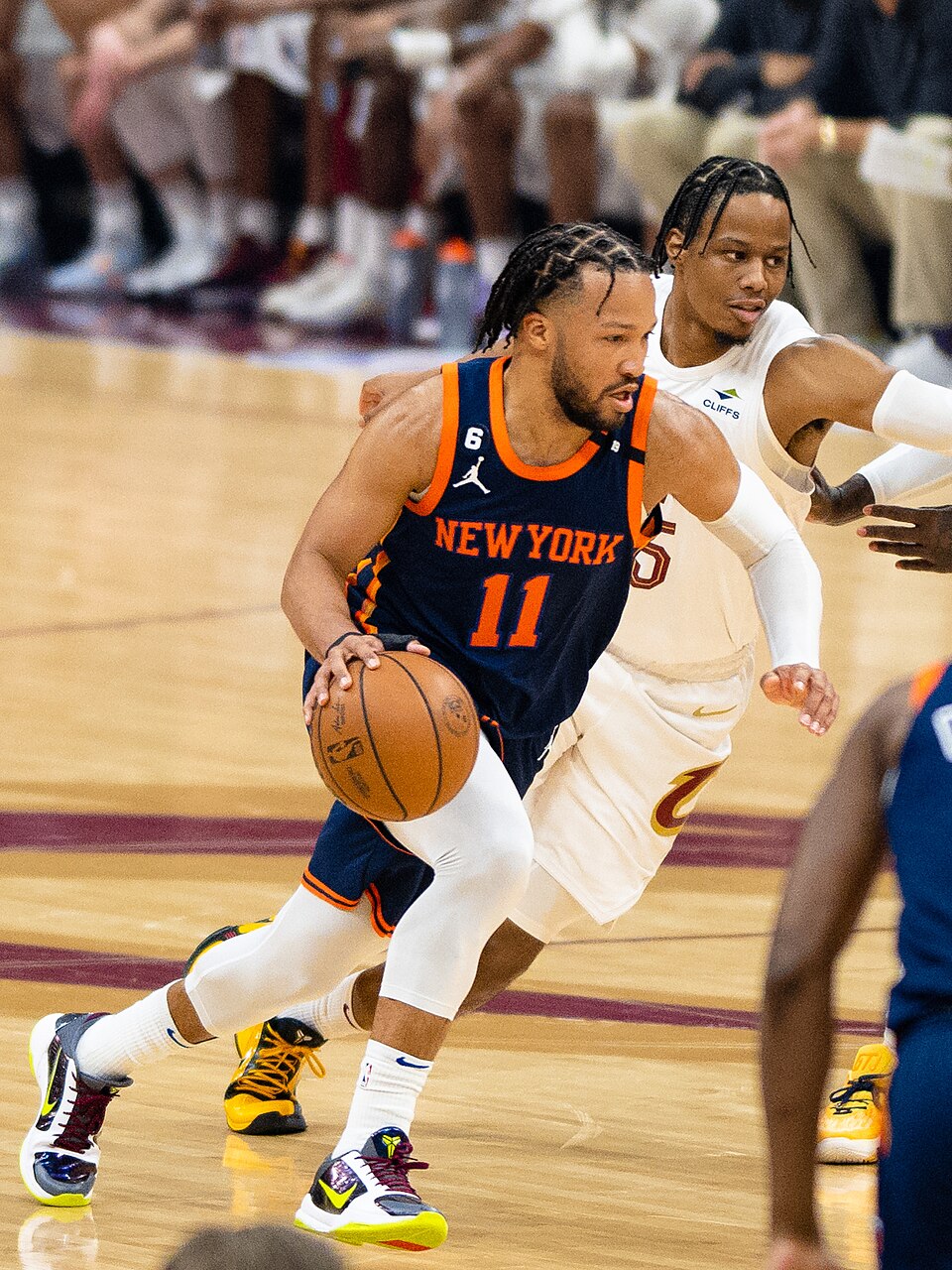 w:Jalen Brunson Drives To Hoop