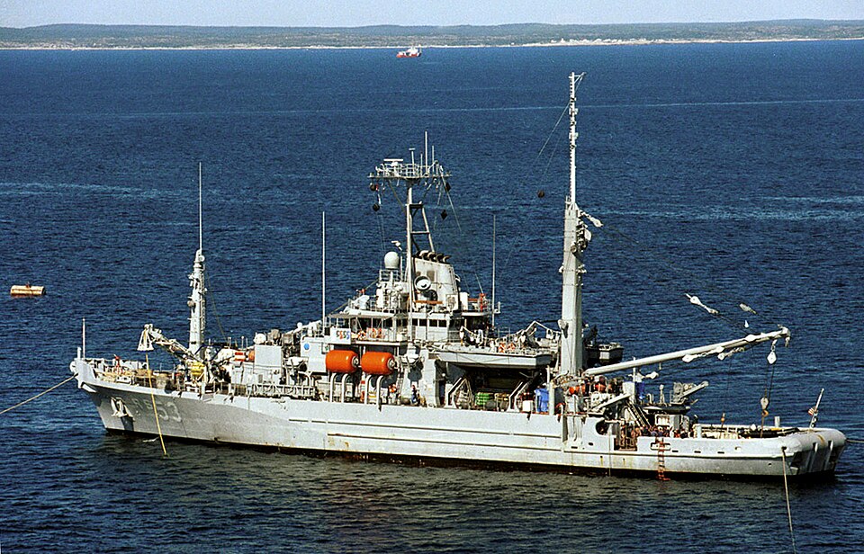 The U.S. Navy fleet support ship USS Grapple (ARS 53) conducts deep drone and diving operations at the crash site of Swissair Flight 111 off the coast of Peggy's Cove, Nova Scotia, on Sept. 14, 1998. U.S. and Canadian forces are working together in the retrieval of victims and aircraft debris from t