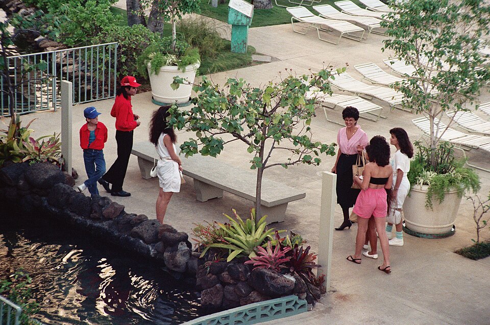Meeting Michael Jackson in 1988 at the Kahala Hilton Hotel in Hawaii.  This is a high resolution scan of the original film negative – 256 pixels/inch.NOTE:  Permission granted to copy, publish, broadcast or post any of my photos, but please credit "photo by Alan Light" if you can. Thanks. .