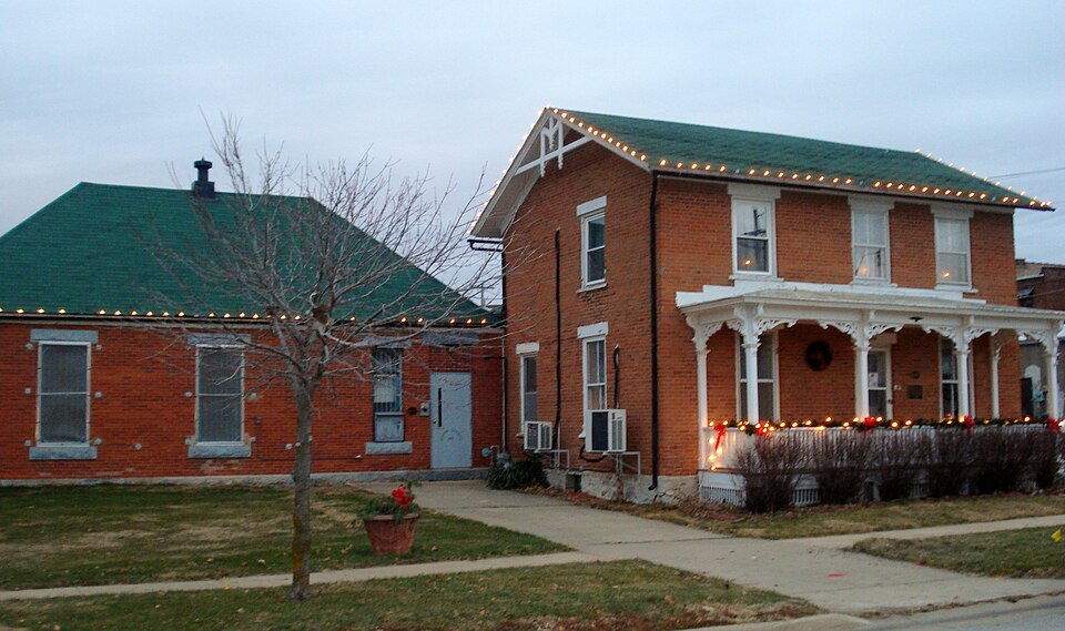 118 W. 4th St. Tipton, Iowa
