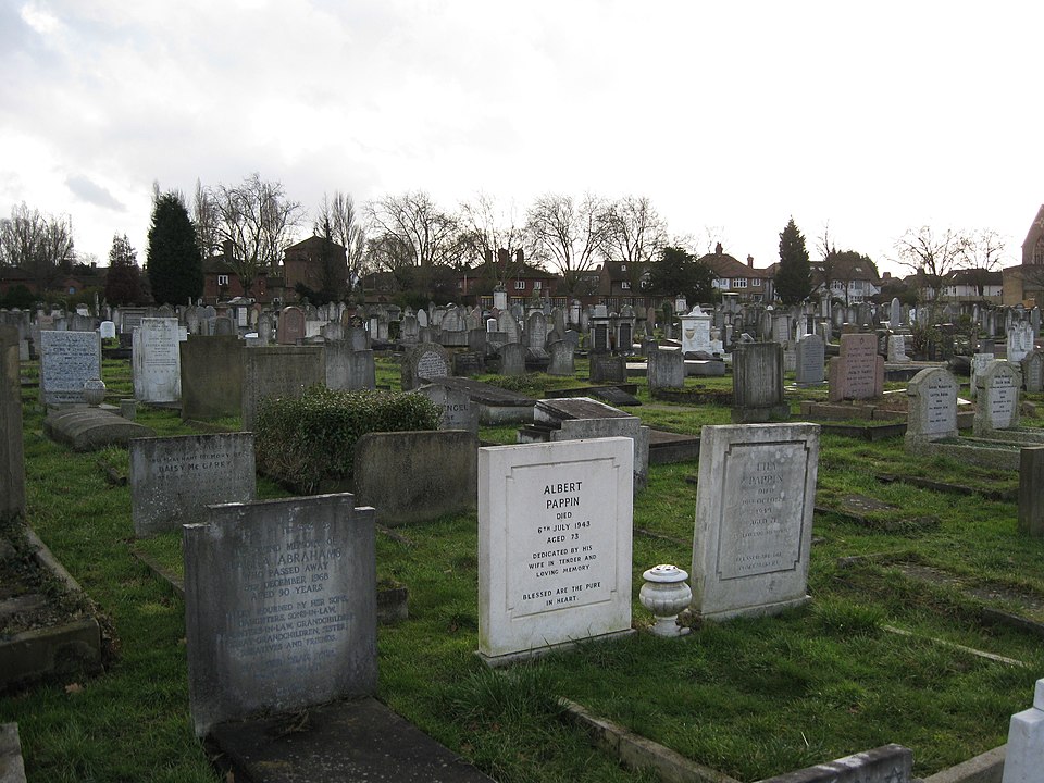 Golders Green Jewish Cemetery, West Side