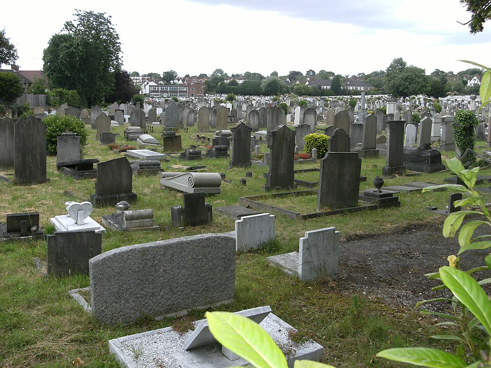 Golders Green Jewish Cemetery, London NW11.