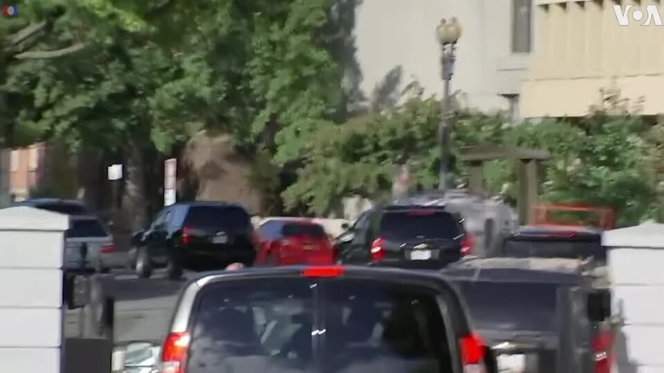 U.S. President Donald Trump leaves the White House, Saturday, October 5, en route to the Trump National Golf Club in Sterling, Virginia.
U.S. President Donald Trump, in his latest remarks explaining his requests to foreign governments to investigate his political opponents, is asserting he has a con