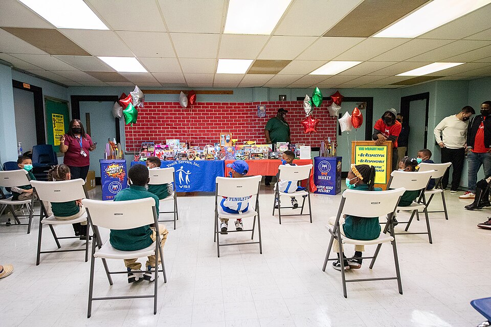 Council President Darrell Clarke (5th District) joined Philadelphia 76er star Tyrese Maxey for a holiday toy distribution at the Richard Wright Elementary School in North Philadelphia. 
Maxey provided toys for the students through his nonprofit, the Tyrese Maxey Foundation.

Photos: Jared Piper/PHLC