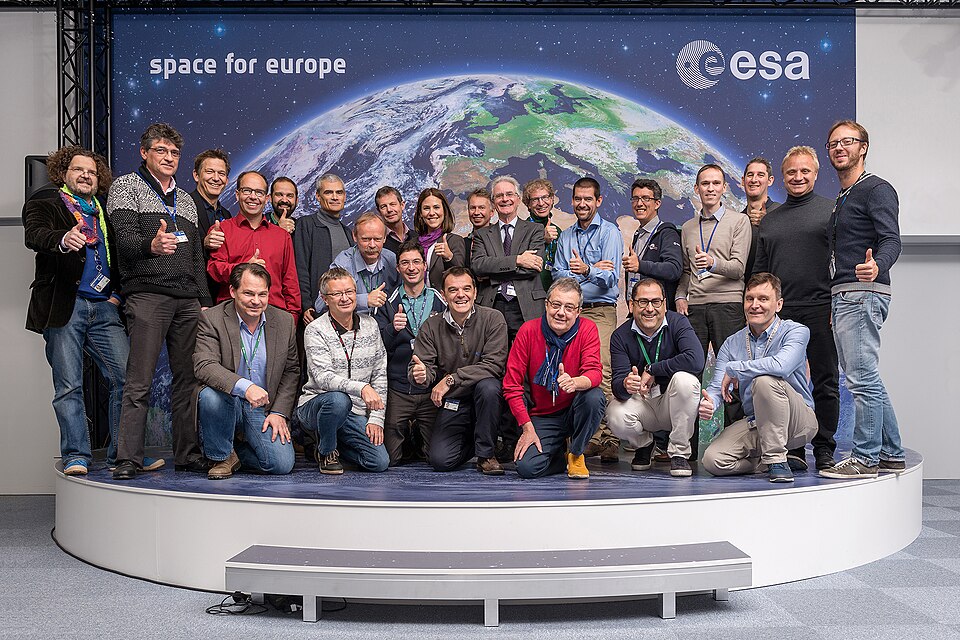 They have a passion for space and are some of the best engineers anywhere, conducting flight operations for exploration, technology and Earth missions worth billions of euros. Above all, ESA’s flight directors and spacecraft operations managers are team leaders, working to motivate people and manage