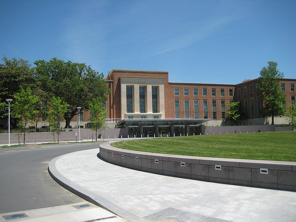 The main entrance of FDA’s Building 1, which houses the Commissioner’s and Senior Staff’s offices. The FDA campus is located at 10903 New Hampshire Ave., Silver Spring, MD 20993.