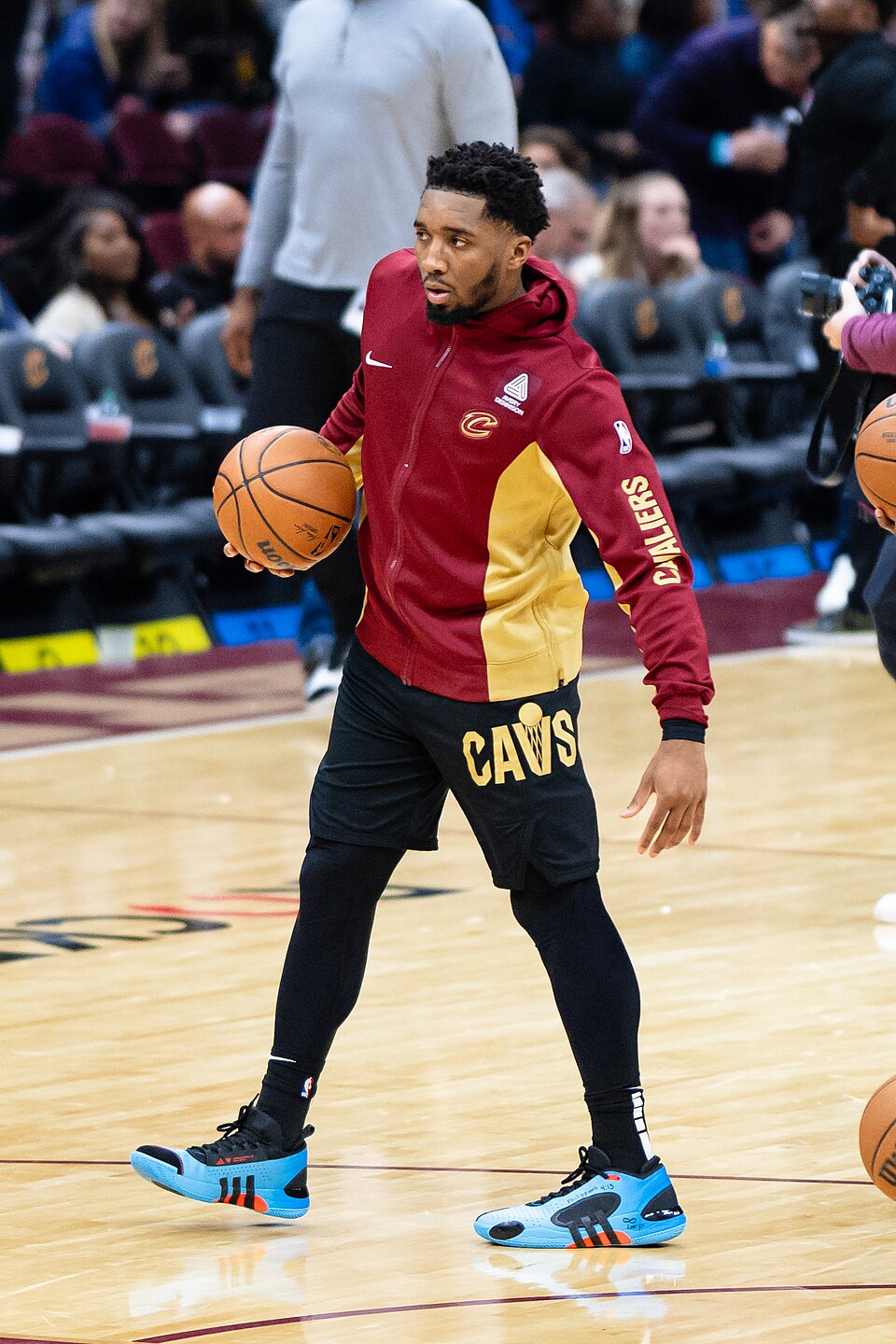 Donovan Mitchell Warming Up