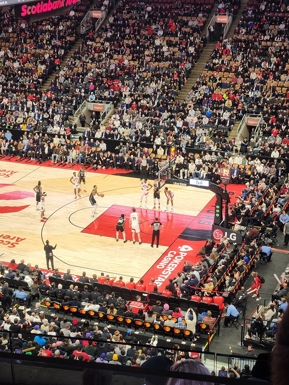 Victor Wembanyama pendant le match de NBA Toronto Raptors – San Antonio Spurs en février 2024