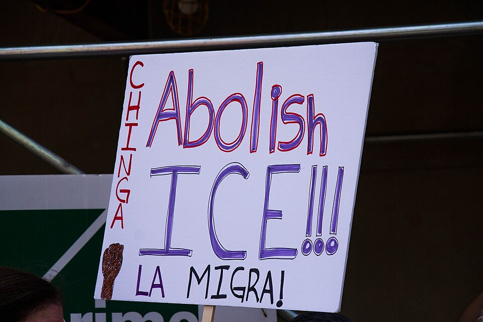Minnesota Senate Passes Bill Banning Masked ICE Agents by One Vote