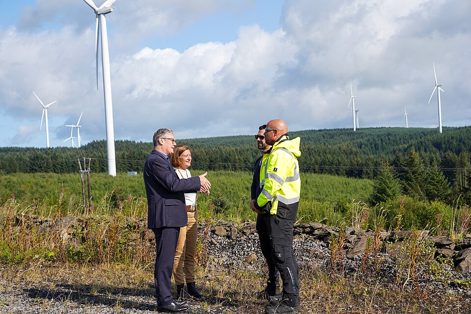 FM Eluned Morgan &amp; PM Keir Starmer at Windfarm in Carmarthenshire