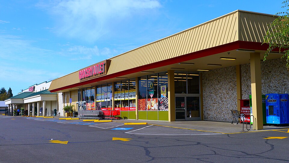 Grocery Outlet is a discount chain carrying brand-name groceries and other items (https://groceryoutlet.com/),  This store is located at 2060 River Road in Eugene, Oregon, USA.