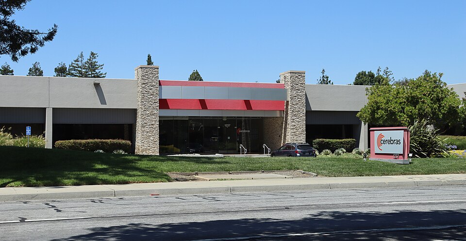 An office building at 1237 E. Arques Avenue in Sunnyvale, California.  At the time this photo was taken, this building was home to the headquarters of Cerebras Systems Inc.  Photographed by user Coolcaesar on July 7, 2024.