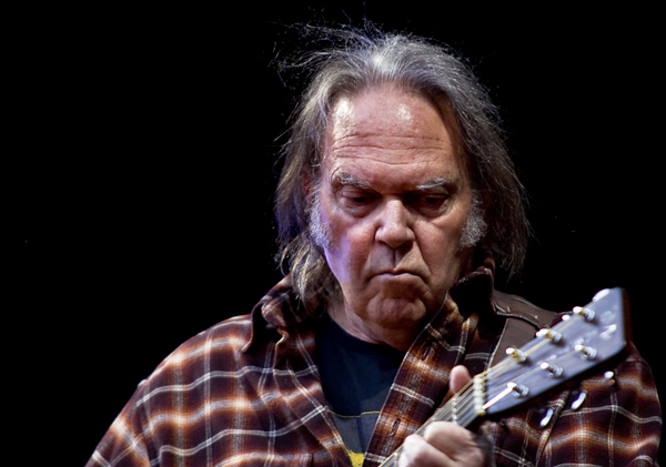 Neil Young Makes First 2026 Live Appearance at Vancouver Benefit Show