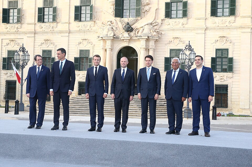 Pedro Sánchez participa en la Cumbre de países del sur de Europa. Albergue de Castilla, La Valeta (Malta), viernes 14 de junio de 2019. Foto de familia de los participantes en la sexta Cumbre de Países del Sur de la Unión Europea celebrada en La Valeta (Malta).