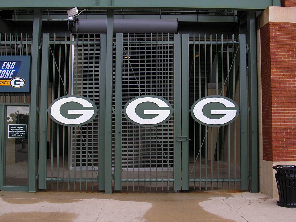 Lambeau Field é o estádio do Green Bay Packers da NFL, localizados em Green Bay, Wisconsin.