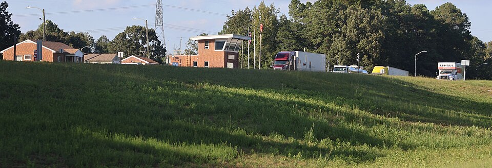 Five People Killed in Early Morning I-95 Bus Crash in Virginia