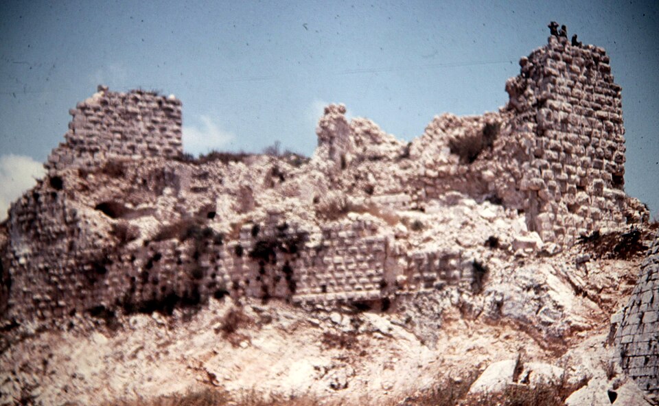 Name: Beaufort Citadel northwest of MetulaDescription: Remains of a Crusader citadel from the 12th-13th centuries.