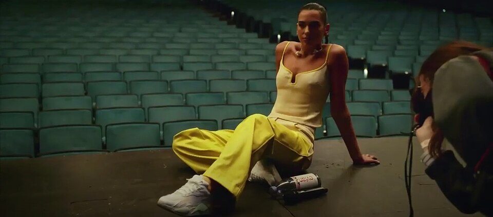 Dua Lipa for Evian water Behind the scenes