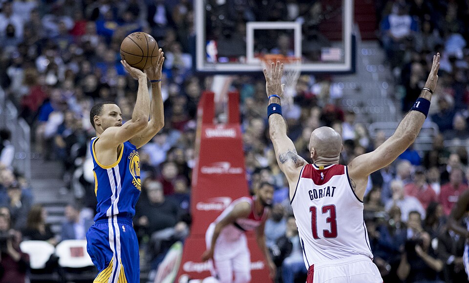 Stephen Curry signs long-term shoe deal with Chinese brand Li-Ning