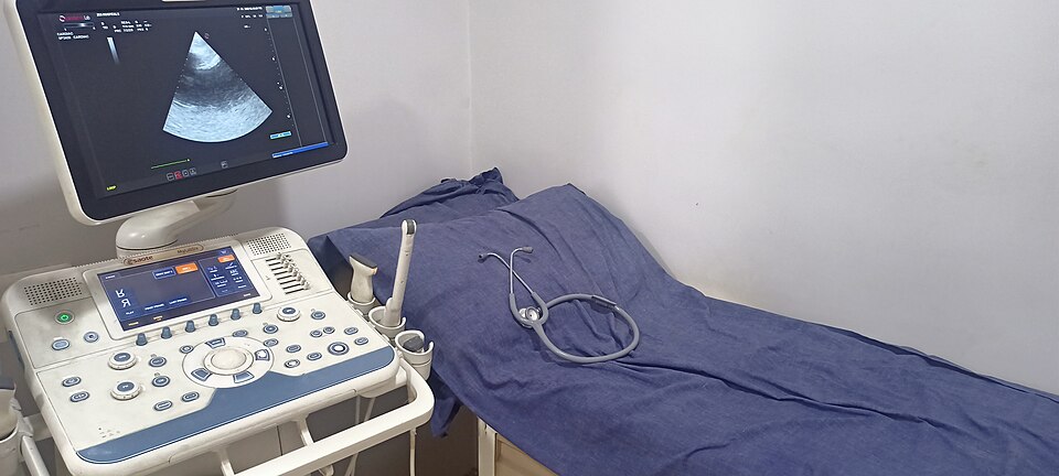 2D ECHOCARDIOGRAM MACHINE IS USED TO SCAN THE HEART