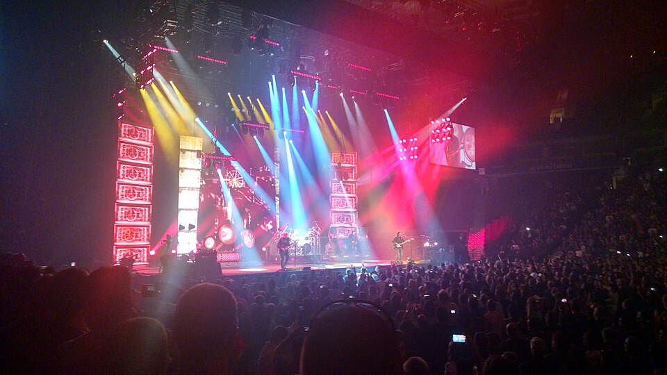 Rush R40 tour