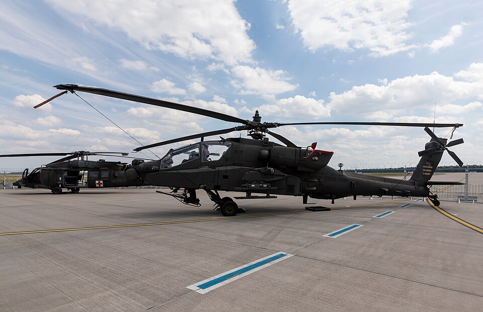 U.S. Army Apache Helicopter Crashes Near Strait of Hormuz, Crew Rescued by Sea Drone