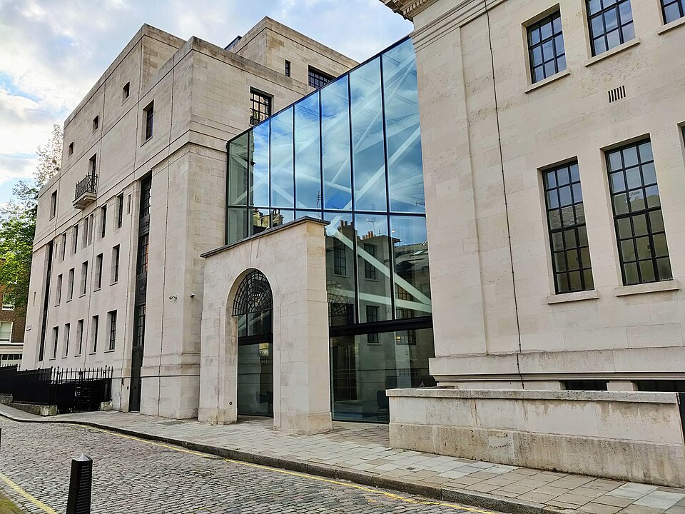 The Sammy Ofer Centre is part of the London Business School, the business school of the University of London, opened after the school took over part of the old Marylebone Town Hall.