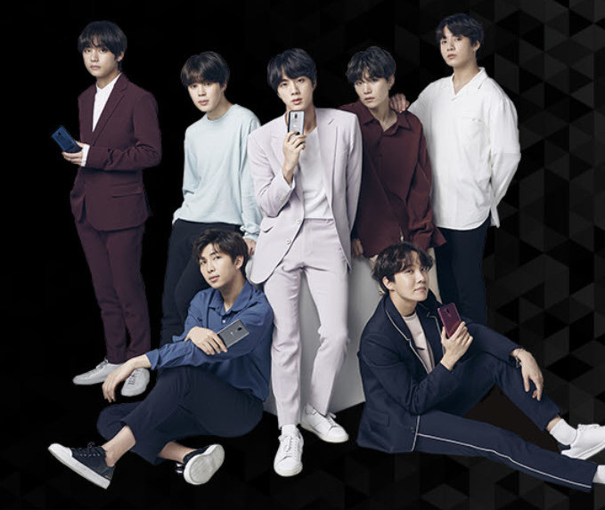 A mobile advertisement of BTS for the LG G7 ThinQ cellphone
