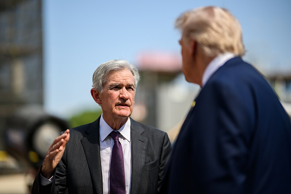 President Donald Trump speaks to Fed Chair Jerome Powell during a tour of the Federal Reserve in Washington, D.C., Thursday, July 24, 2025. (Official White House Photo by Daniel Torok)