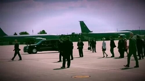 Trump Unveils Qatar-Donated 747 as Temporary Air Force One at Andrews