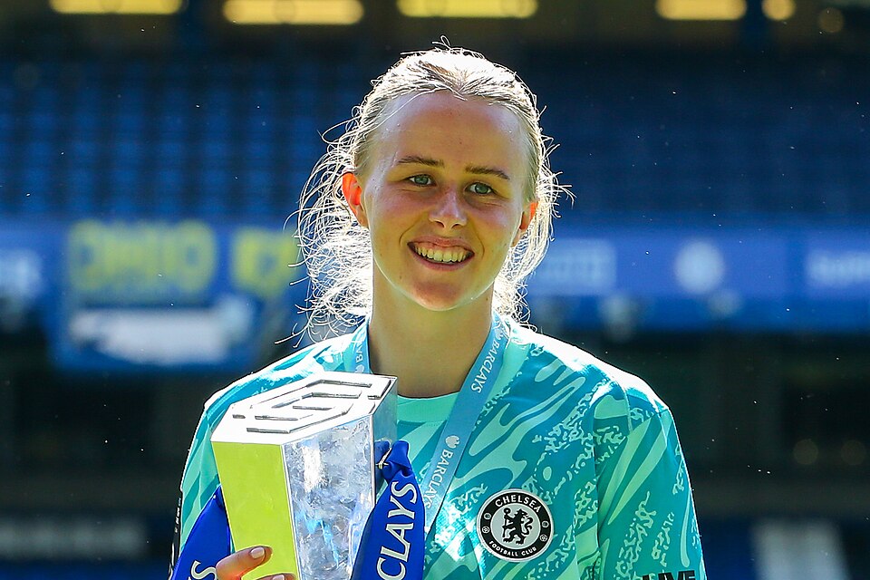 Hannah Hampton with the Barclays Women's Super League trophy after the football match between Chelsea and Liverpool at Stamford Bridge stadium on 10 May 2025.
