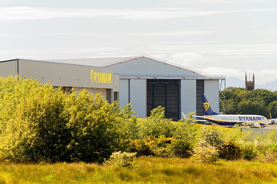 NS3626 : Ryanair &amp; Prestwick Aircraft Maintenance Hangars - Glasgow Prestwick Airport