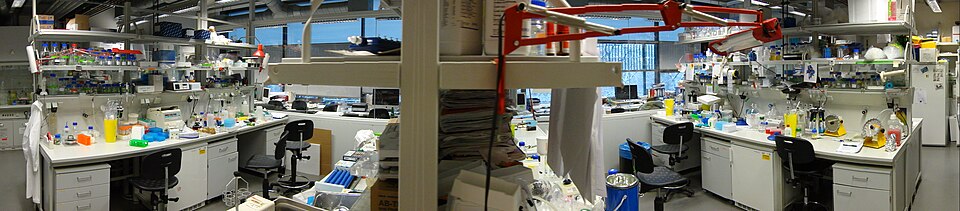 "Panorama" of a modern biochemistry laboratory at MPI-CBG