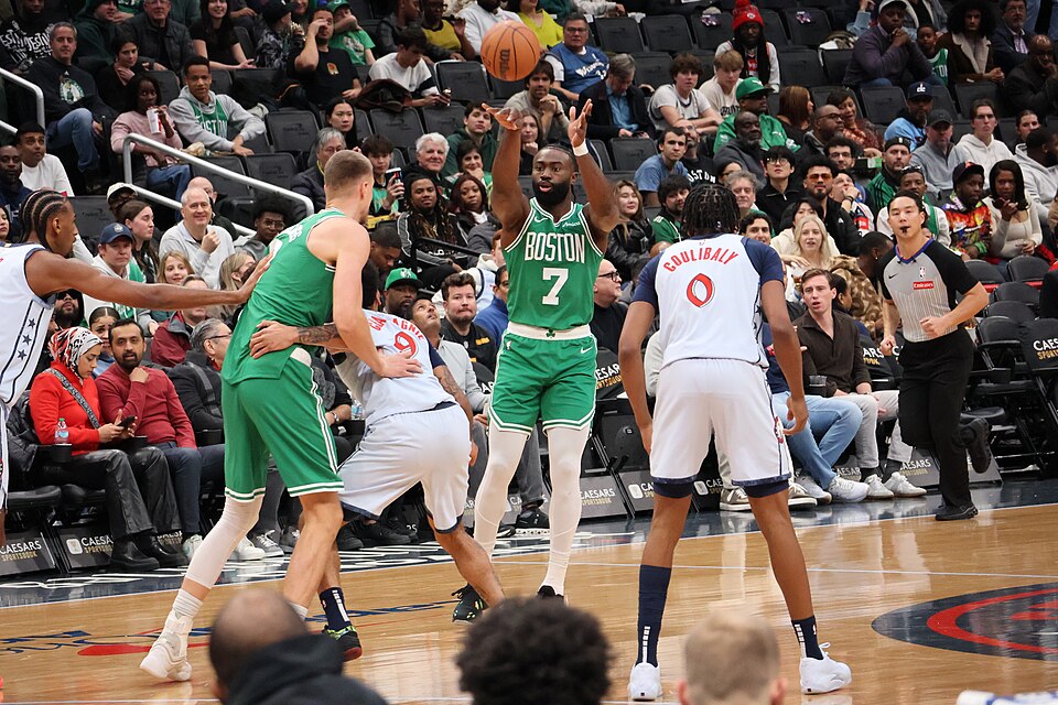 Boston Celtics 112–98 Washington Wizards in Washington, D.C.