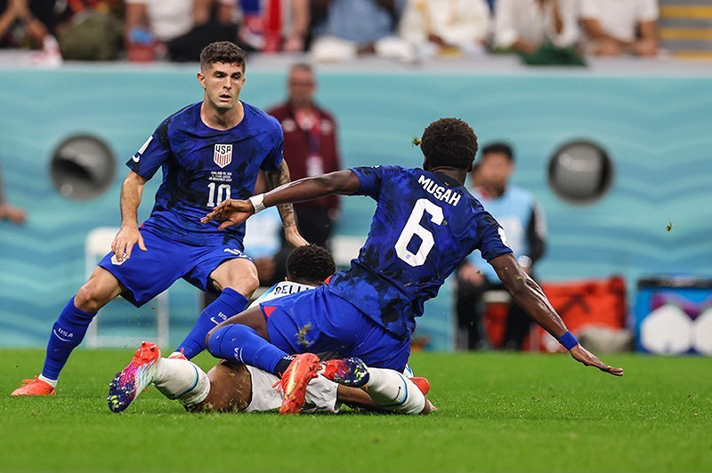 England Tops Group L, Awaits Knockout Round Opponent at World Cup