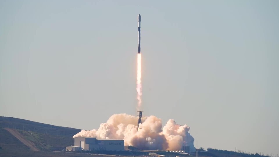 SpaceX Falcon 9 booster, containing 50 Starlink satellites, launched into low-Earth orbit from Vandenberg’s Space Launch Complex-4E, Friday, Feb. 25, 2022 at 9:12 a.m. Pacific Standard Time. (U.S. Space Force photo by Airman 1st Class Rocio Romo)