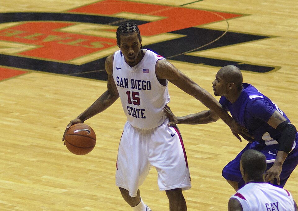 Kawhi Leonard Trade Talks Heat Up Between Clippers and Raptors