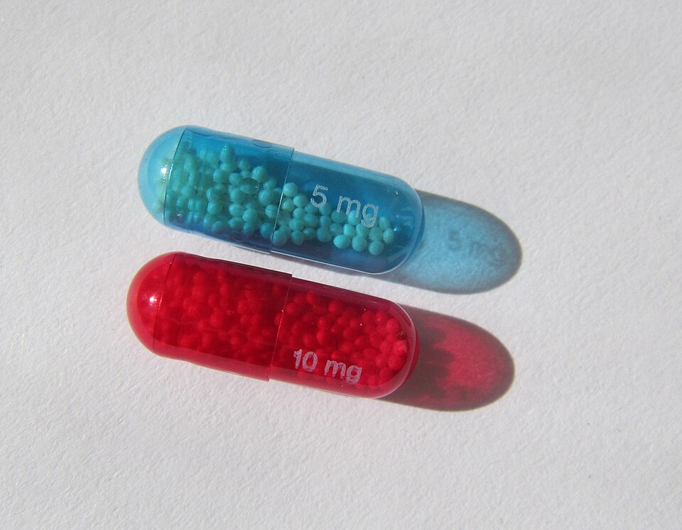Two capsules (5 mg &amp; 10 mg) of morphine sulfate.