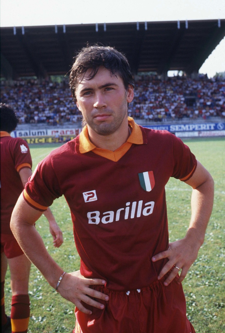 Il calciatore italiano Carlo Ancelotti alla Calcio Roma nella stagione 1983–1984.