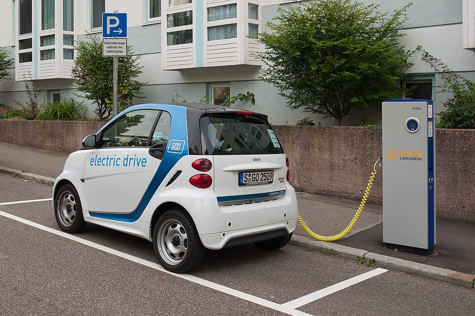 Vehicle-to-Grid Technology Gains Ground as Electric Car Ownership Rises