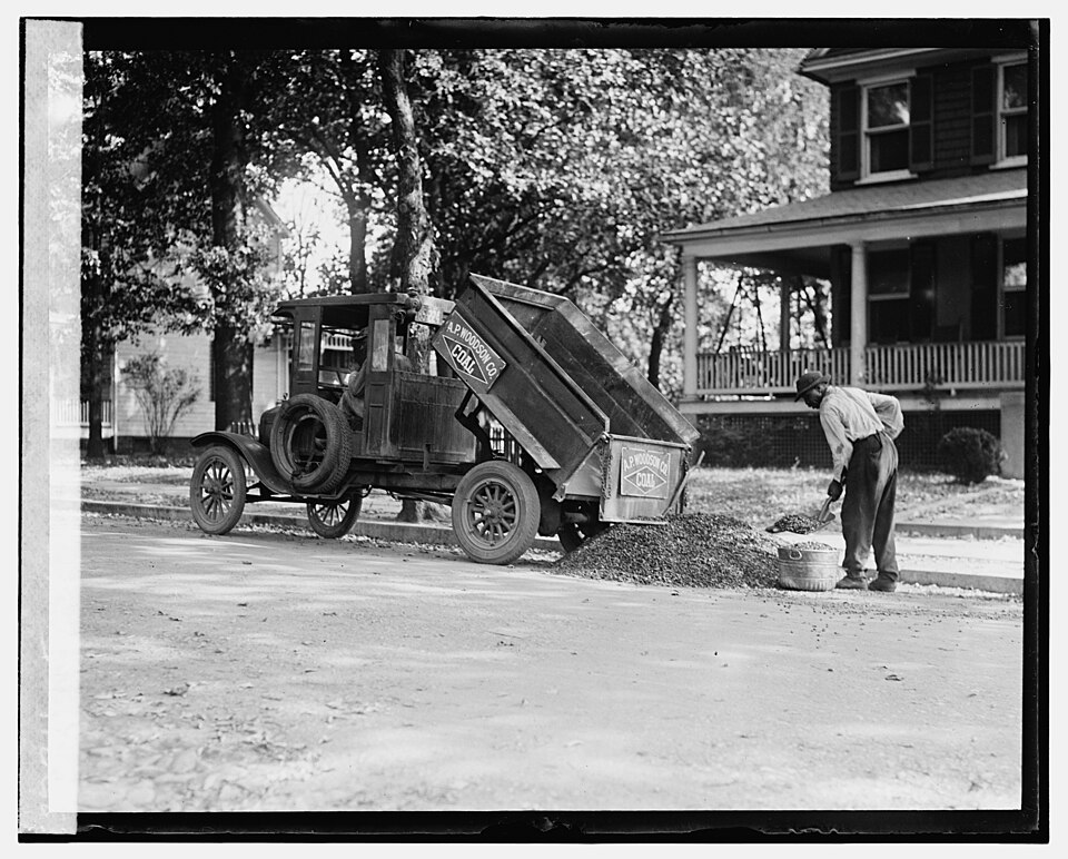 Title: Ford Motor Co.
Abstract/medium: 1 negative : glass ; 4 x 5 in. or smaller