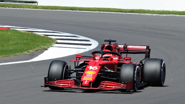 Damon Hill Says British Drivers Face Enormous Pressure at Silverstone Grand Prix