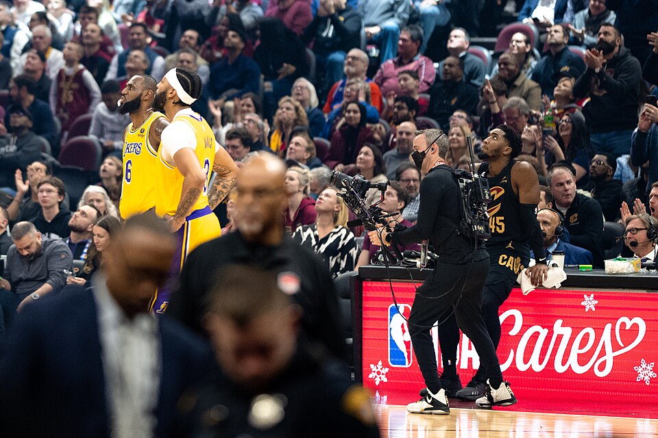 LeBron James Considering Heat, Cavaliers, and 76ers as Free Agent Destinations