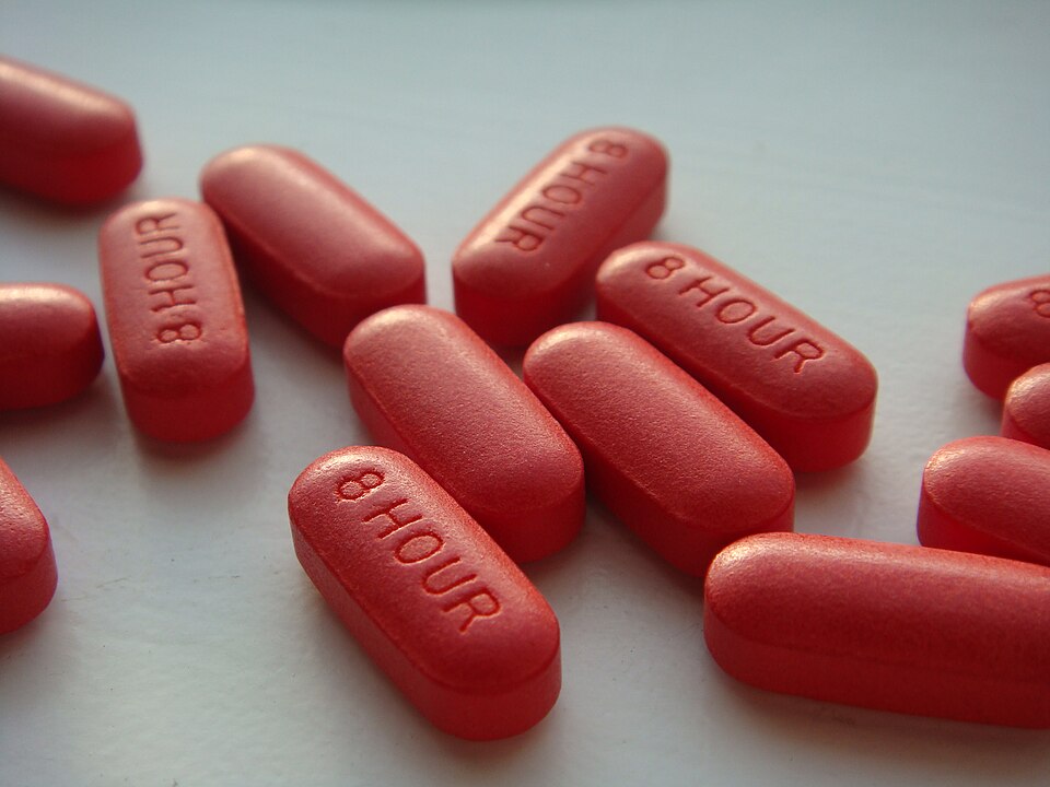 tylenol 8 hour pills closeup