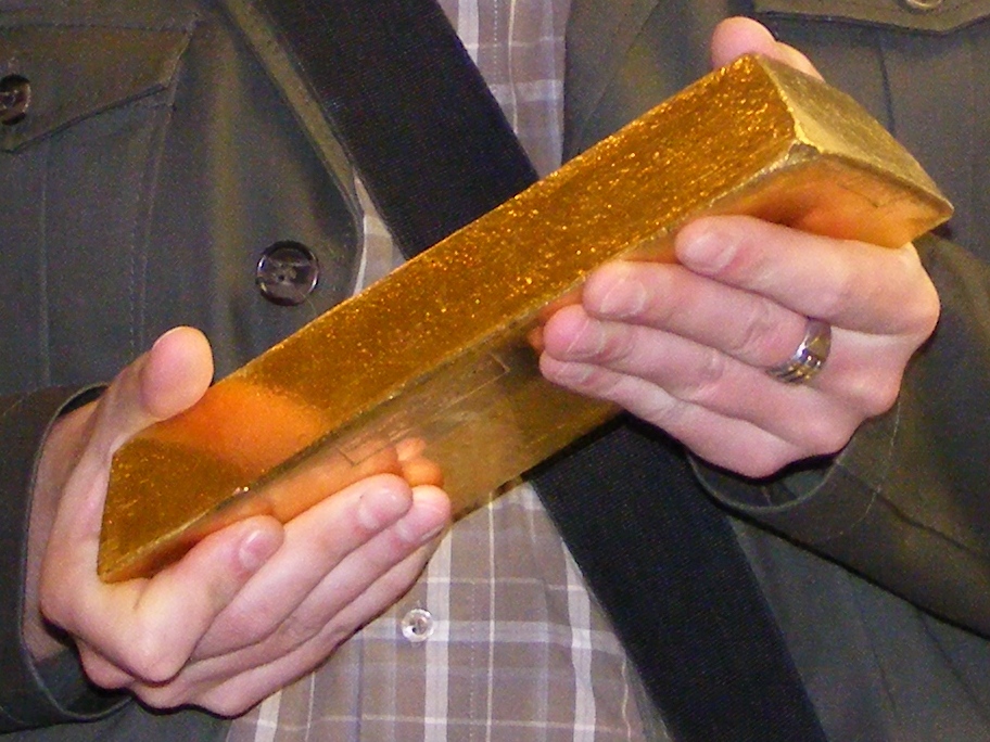 US Strikes on Iran Push Energy Prices Up and Rattle Gold Market