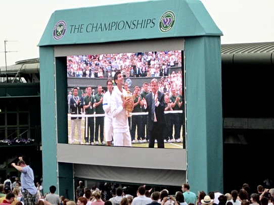 Djokovic Beats Auger-Aliassime in Five Sets to Reach Wimbledon Semifinals